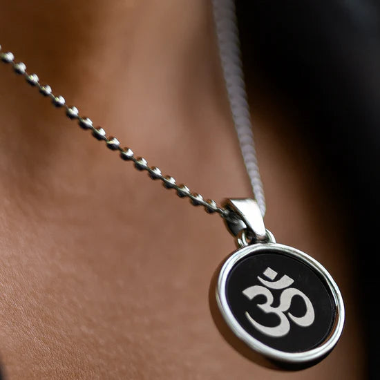 Urthn OM Chain Pendant For Men