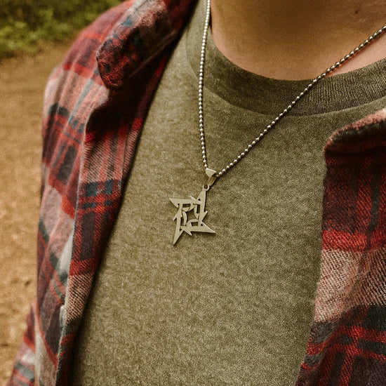 Urthn Ninja Star Chain Pendant For Men