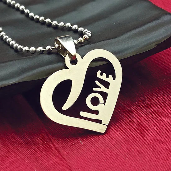 Urthn Love Heart Shape Chain Pendant