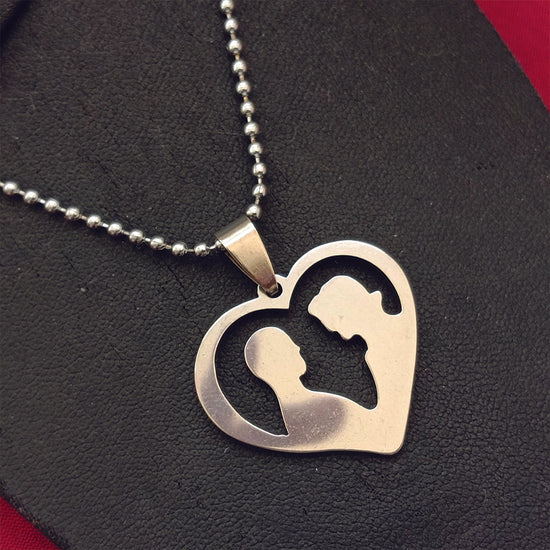 Urthn Couple Heart Shape Chain Pendant