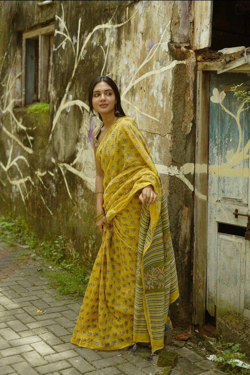 Pure Linen Chanderi Saree with Kalamkari Print & Zari Border