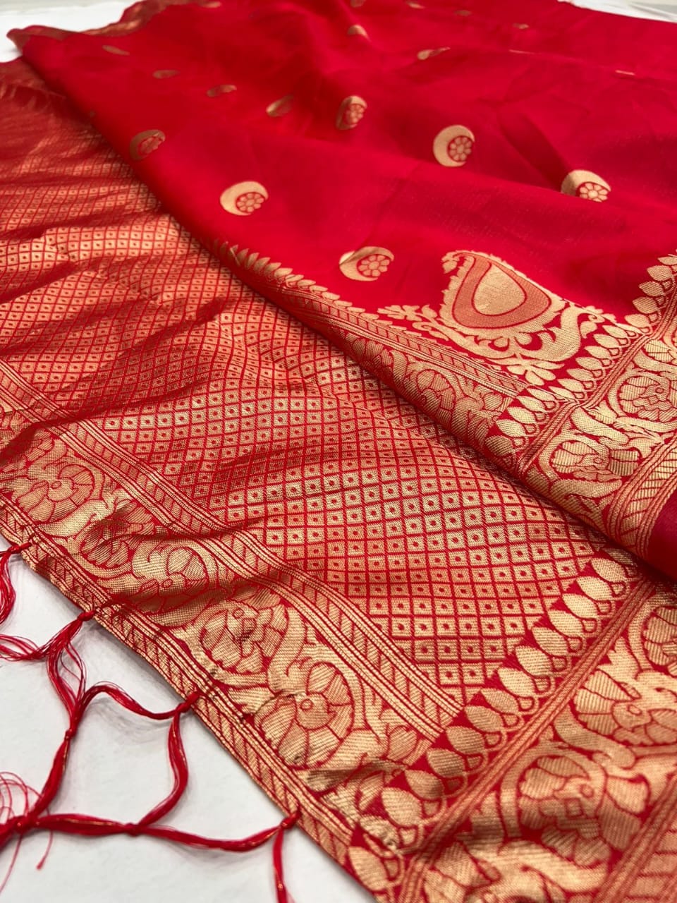 Soft Lichi Jacquard Zari Saree – Red