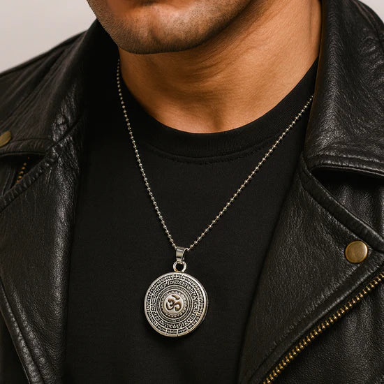 Urthn OM Chain Pendant For Men