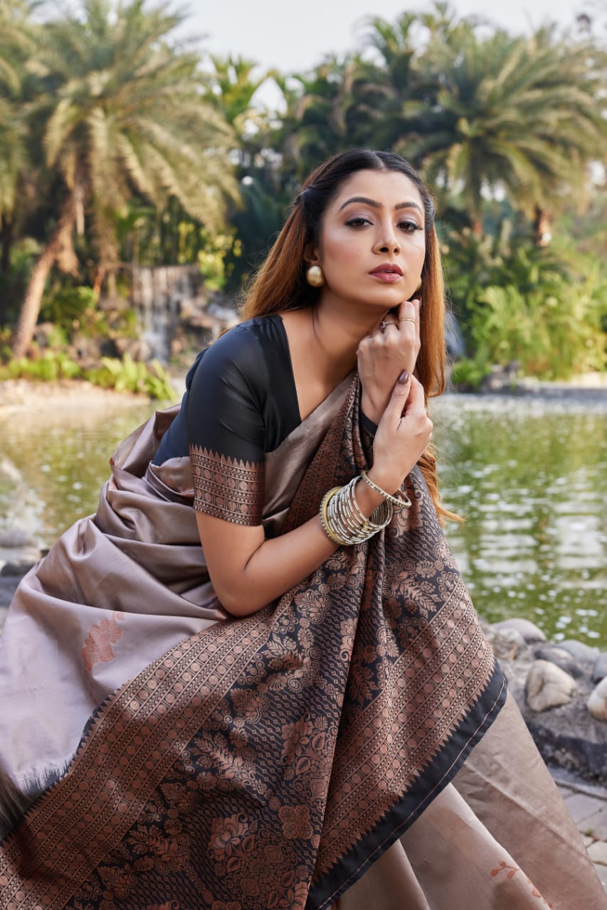 Premium Lichi Silk Jacquard Saree – Elegant Party Wear