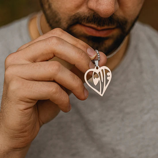 Urthn Heart Shaped Love Chain Pendant