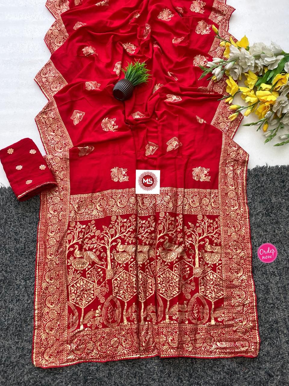 Elegant Red Silk Saree with Rich Zari Border & Designer Pallu