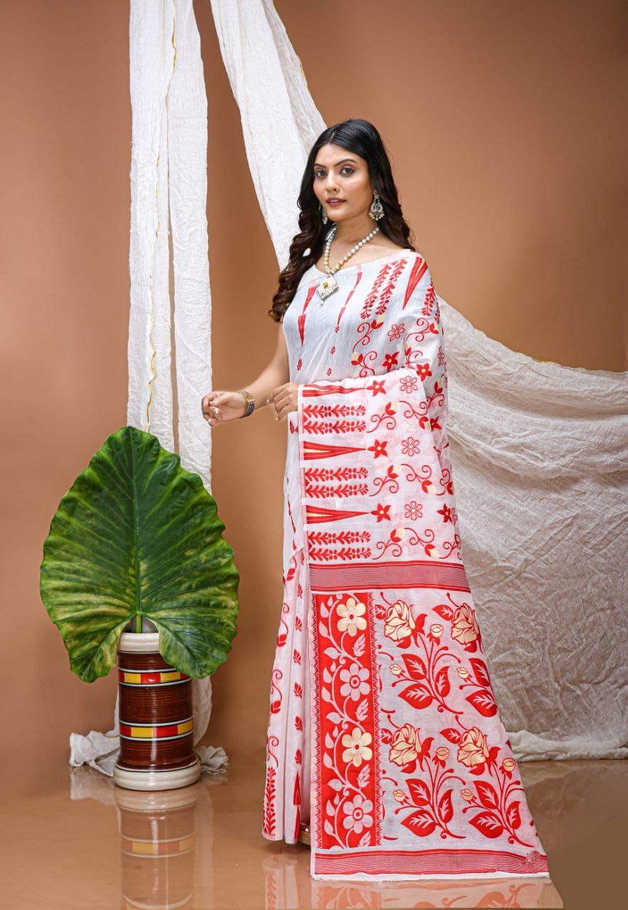 Elegant Lilan Slub Cotton Saree with Red Floral Weaving