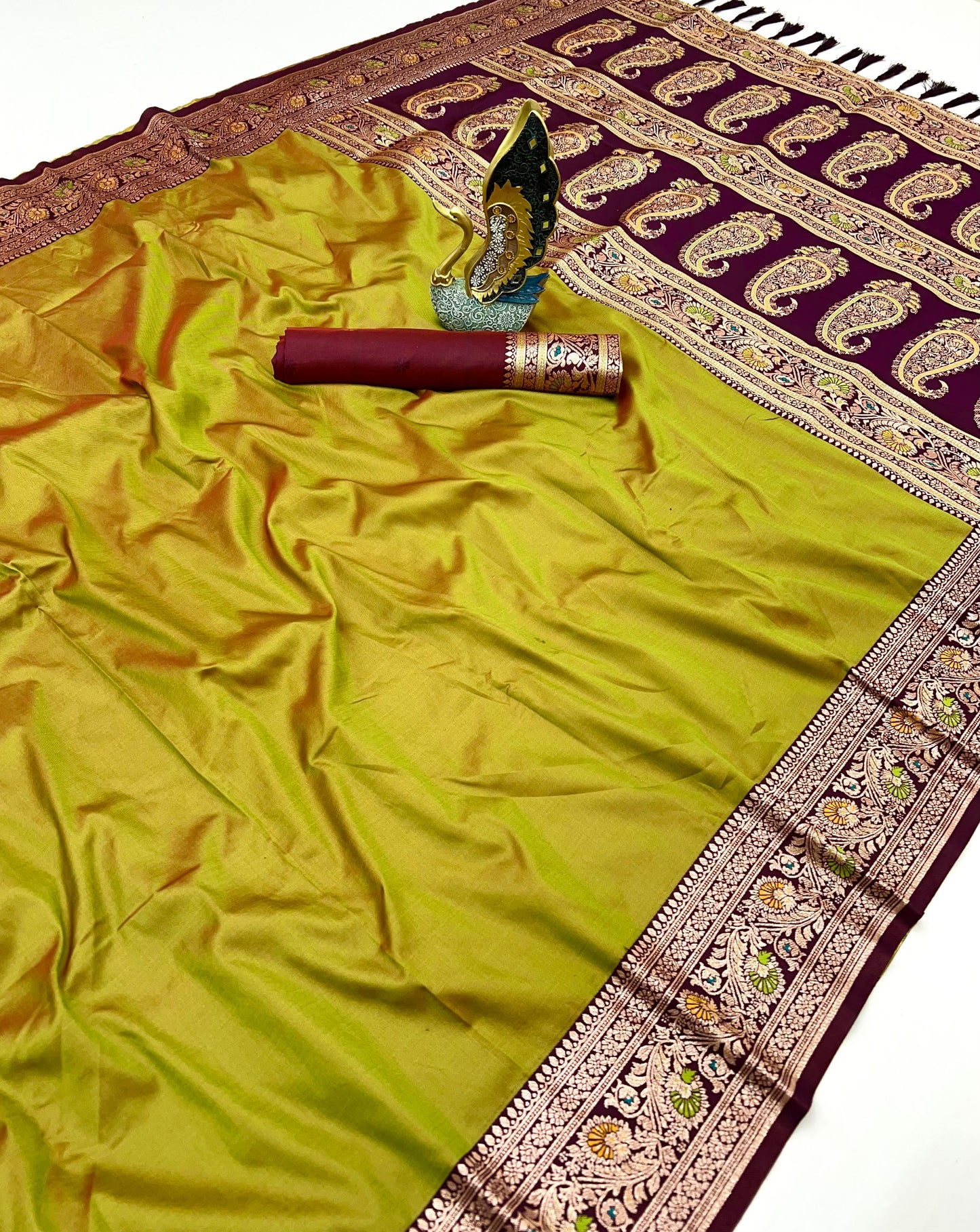 Premium Gala Silk Saree with Meenakari Zari Pallu & Contrast Designer Border