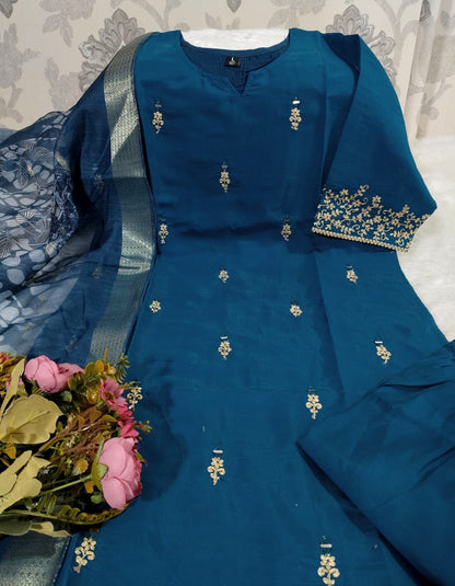 Premium Roman Silk Kurti Pant Set with Digital Print Dupatta – Festival Wear Designer Suit