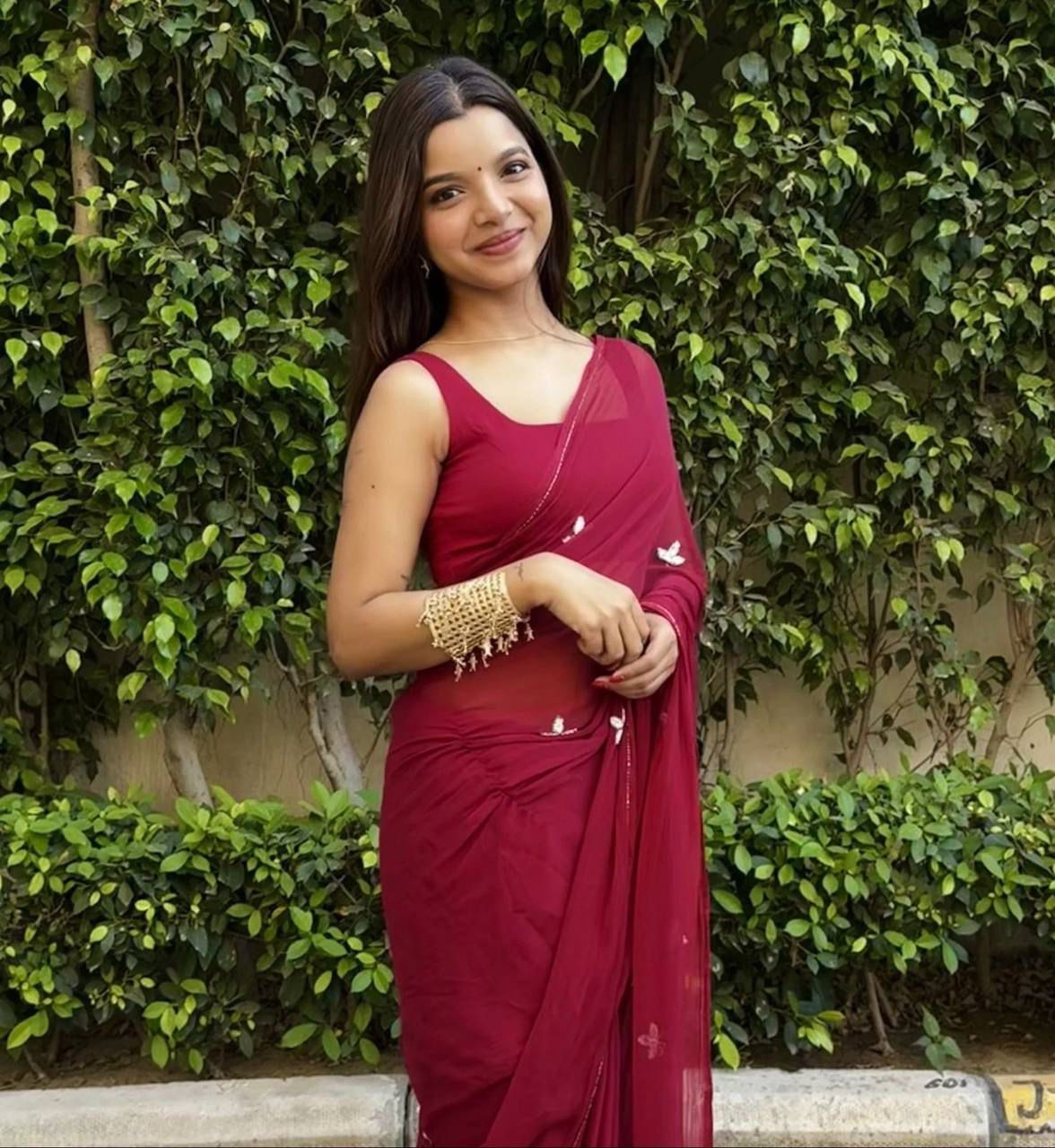 Soft Georgette Handwork Cut Dana Dinner Saree