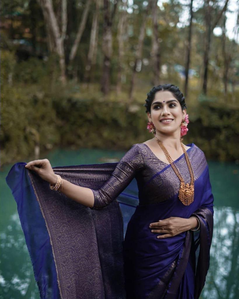 Navy Blue Elegant Silk Saree