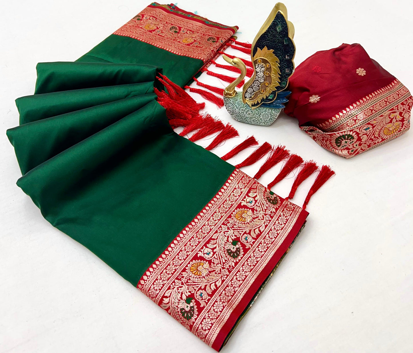 Premium Gala Silk Saree with Meenakari Zari Pallu & Contrast Designer Border