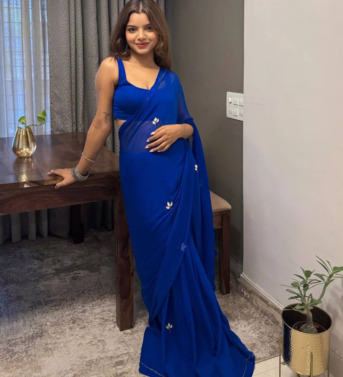 Soft Georgette Handwork Cut Dana Dinner Saree