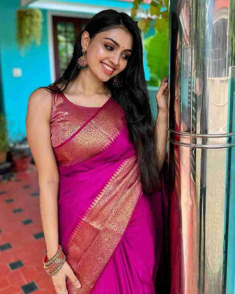 Elegant Pink Silk Saree with Rich Golden Border – Festive & Wedding Wear