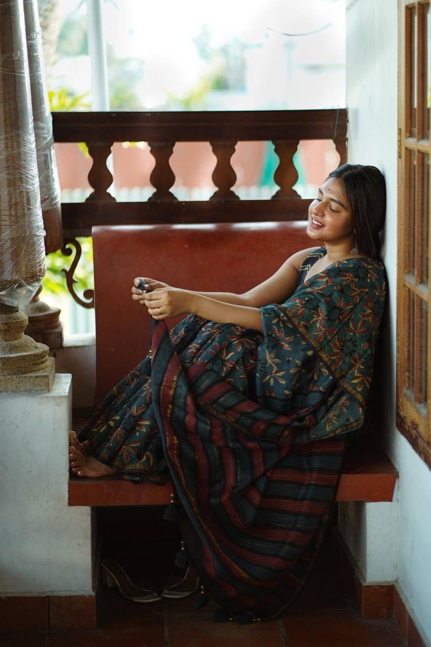 Pure Linen Chanderi Saree with Kalamkari Print & Zari Border