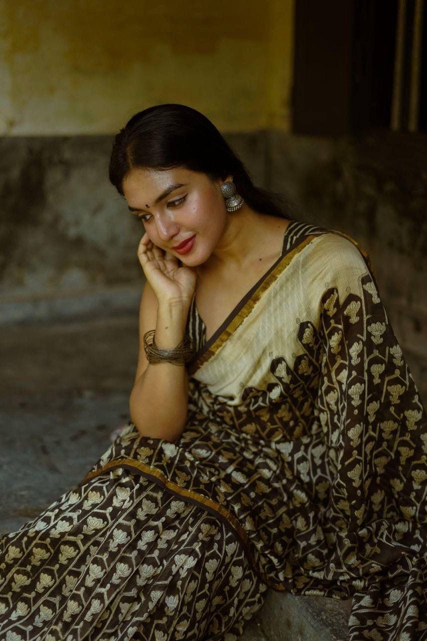 Pure Linen Chanderi Saree with Kalamkari Print & Zari Border