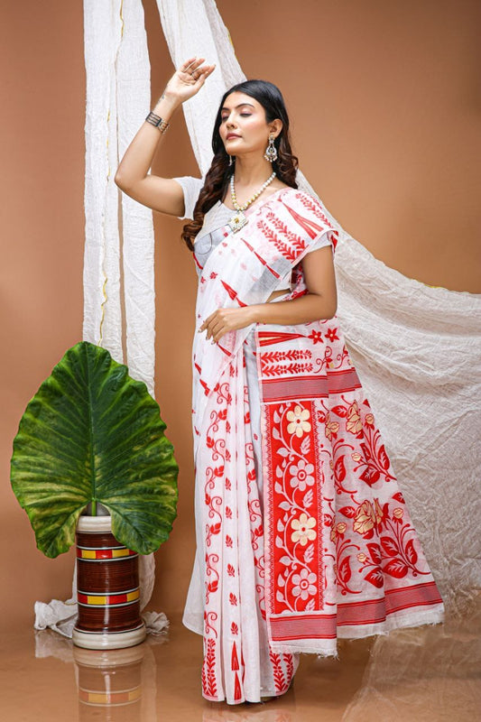 Elegant Lilan Slub Cotton Saree with Red Floral Weaving