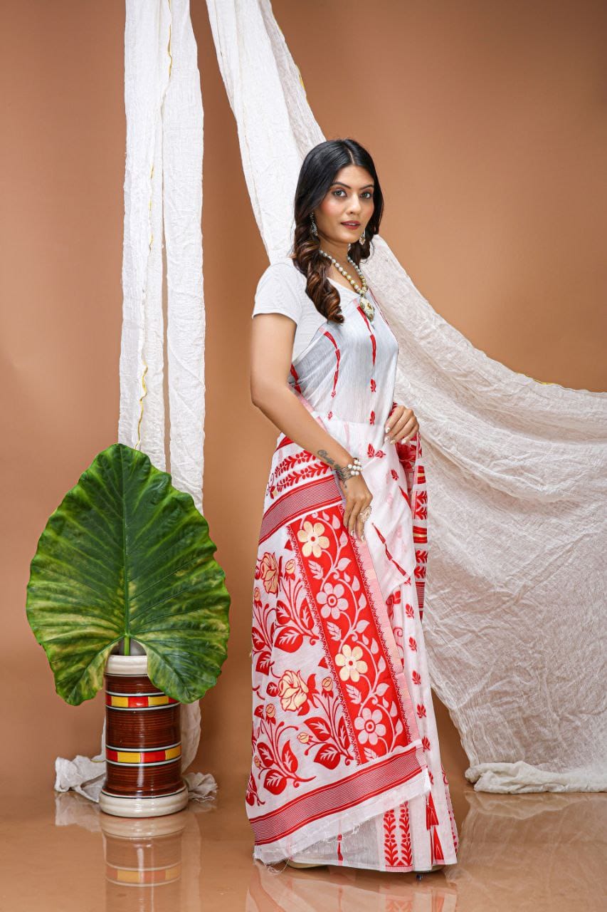 Elegant Lilan Slub Cotton Saree with Red Floral Weaving